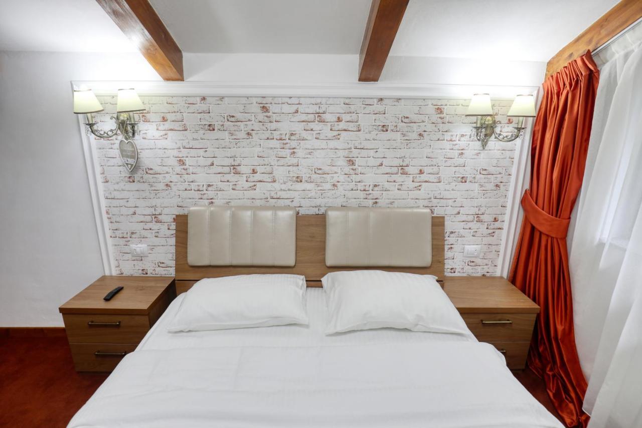 Hotel Ivascu مويزي المظهر الخارجي الصورة