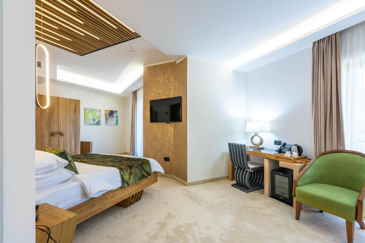 Hotel Ivascu مويزي المظهر الخارجي الصورة