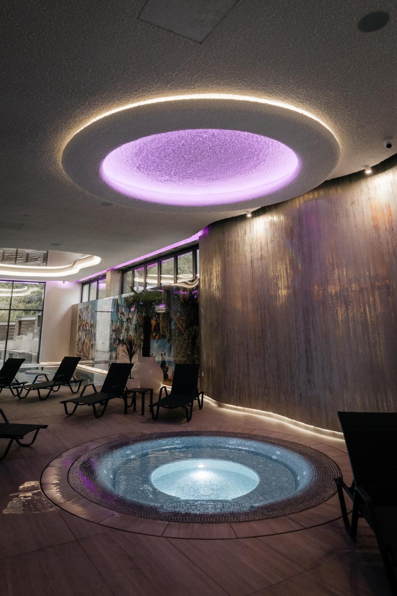 Hotel Ivascu مويزي المظهر الخارجي الصورة